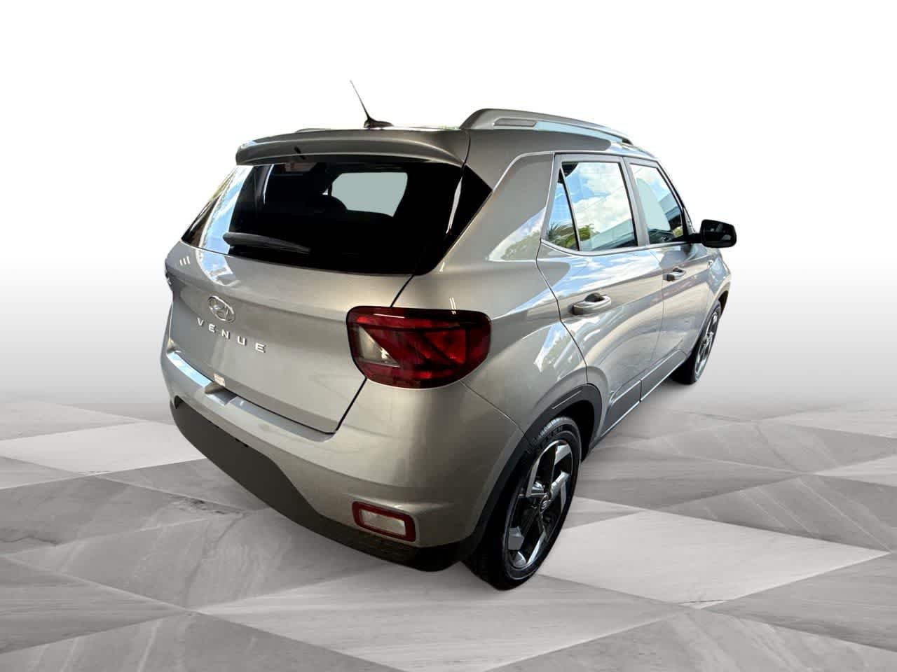 2025 Hyundai Venue SEL - Photo 8