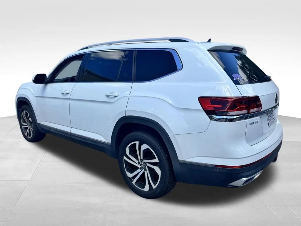 Used 2021 White Volkswagen SEL Premium image 3