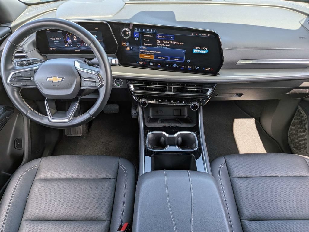 Used 2025 Lakeshore Blue Metallic Chevrolet LT image 13