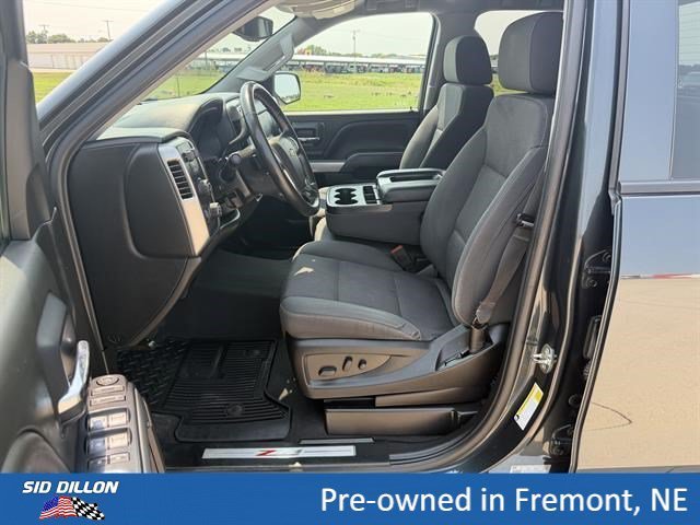 Used 2019 GRAPHITE METALLIC Chevrolet LT image 6