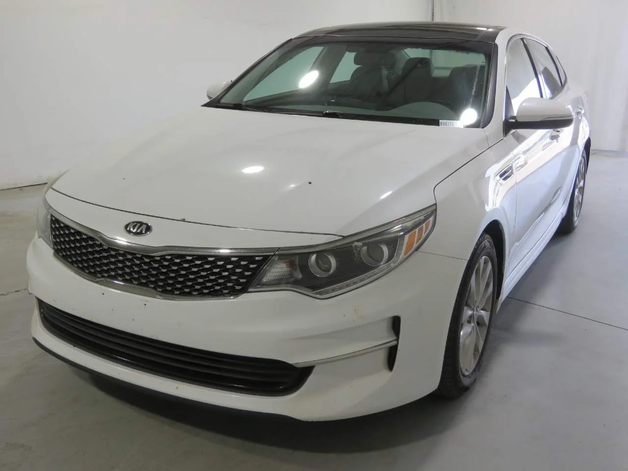 2016 Kia Optima EX AT's photo