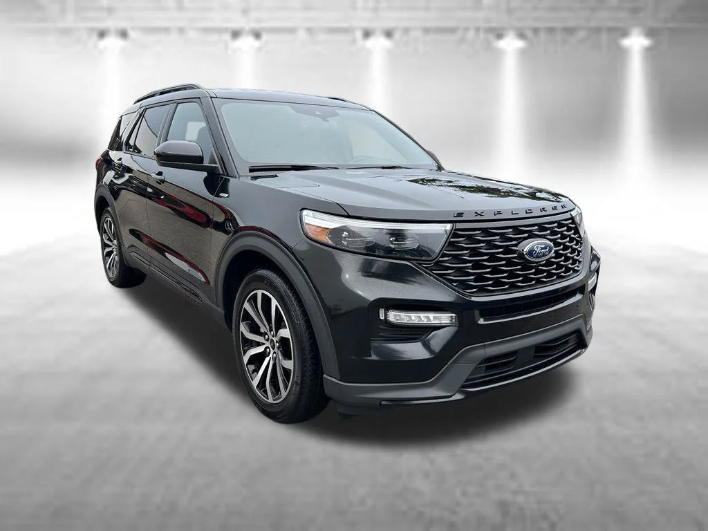 Used 2024 Black Metallic Ford ST-Line image 2