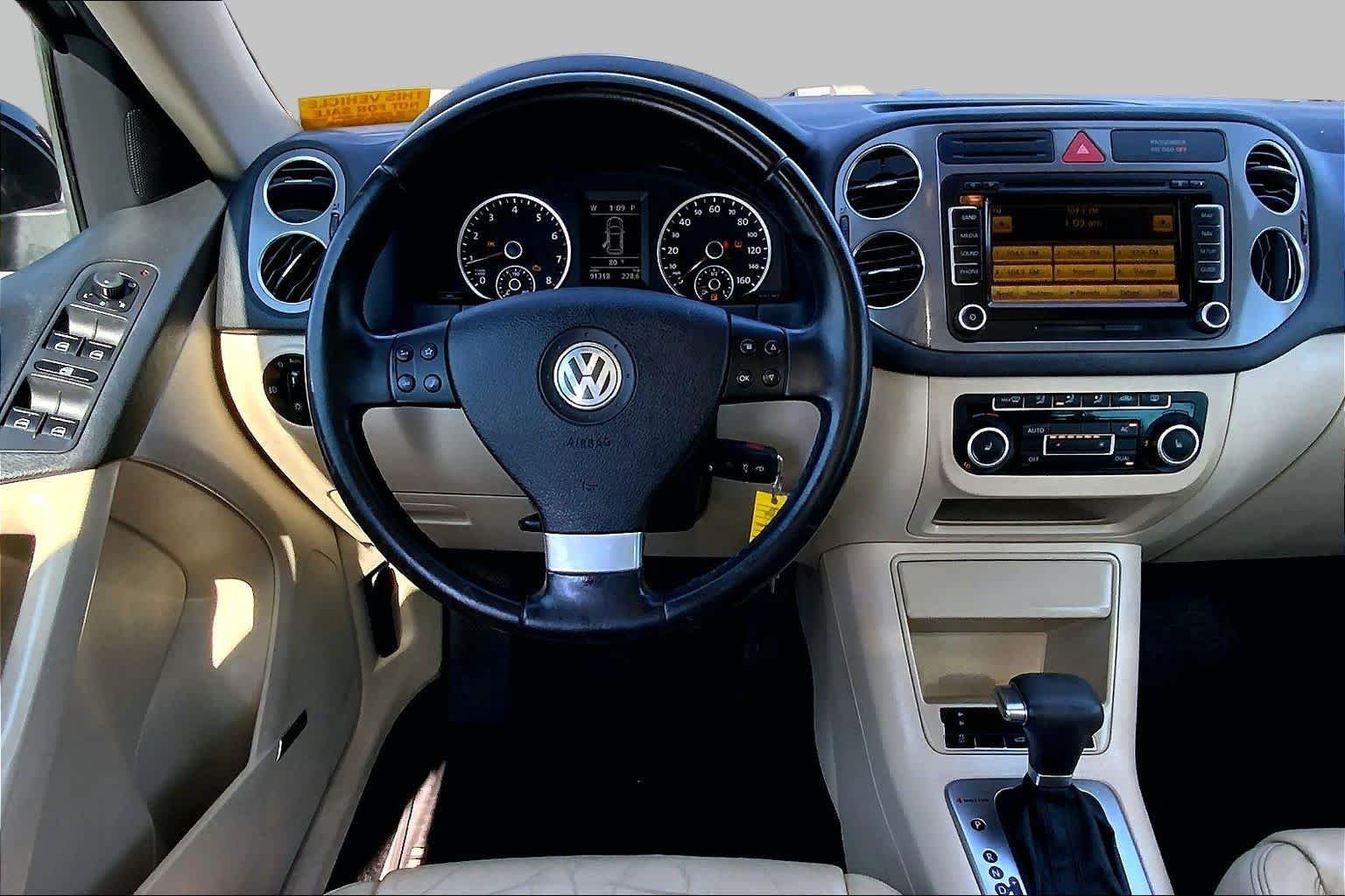 Used 2010  Volkswagen SE image 5