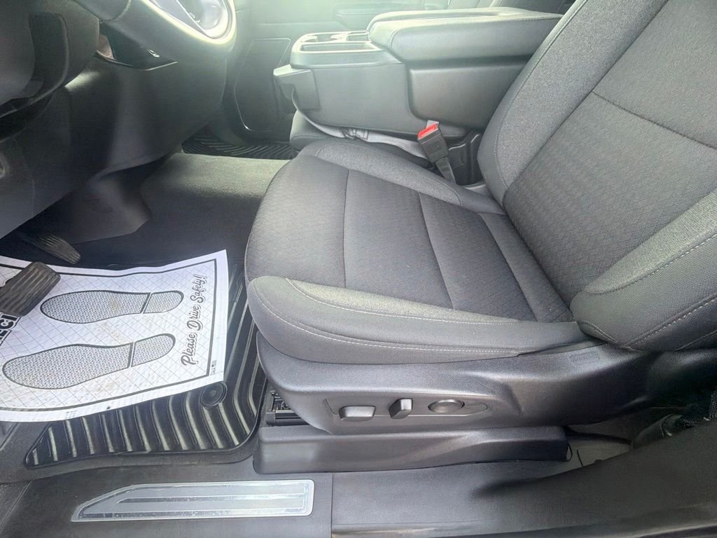Used 2024 Silver GMC Elevation image 19