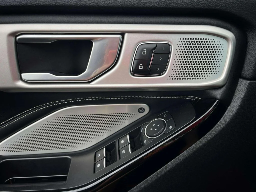 Used 2022 Agate Black Metallic Ford ST image 26