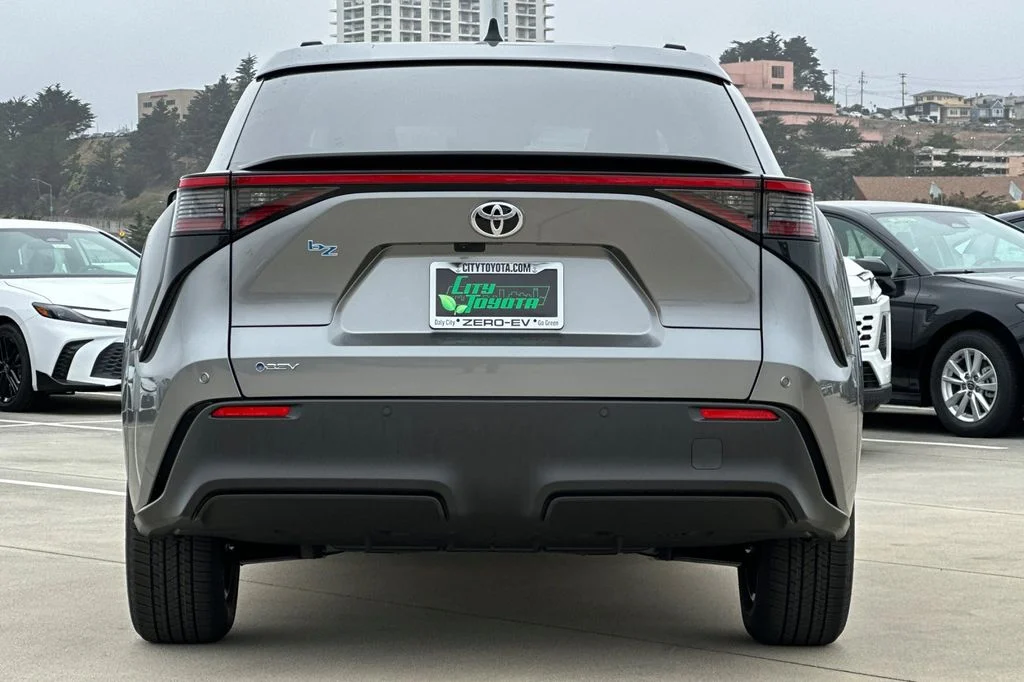 New 2026 Heavy Metal <sup>1</sup> Toyota  XLE image 5