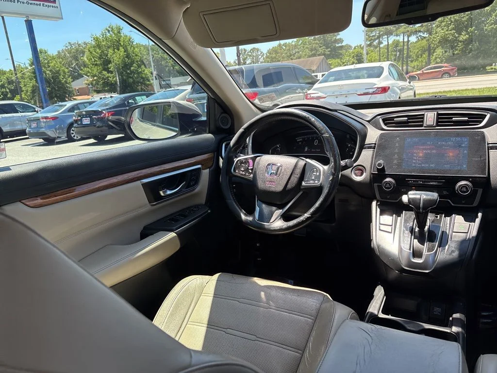 Used 2017 Sandstorm Metallic Honda Touring image 8