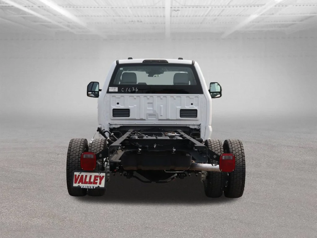 New 2026 Oxford White Ford F-550® XL image 10