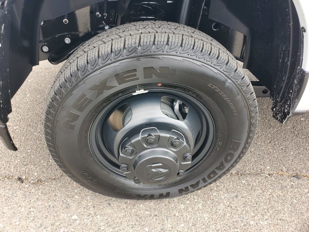 2026 RAM 3500 Chassis Tradesman - Photo 9