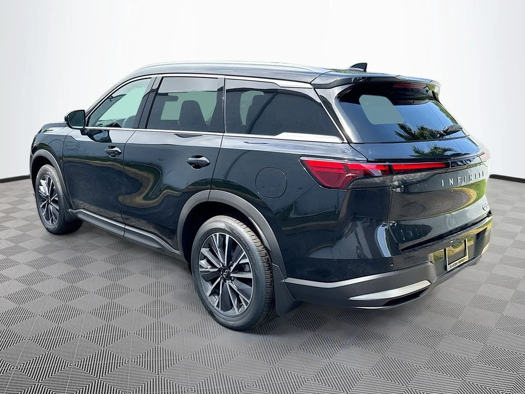 New 2027 MINERAL BLACK INFINITI Luxe FWD image 7