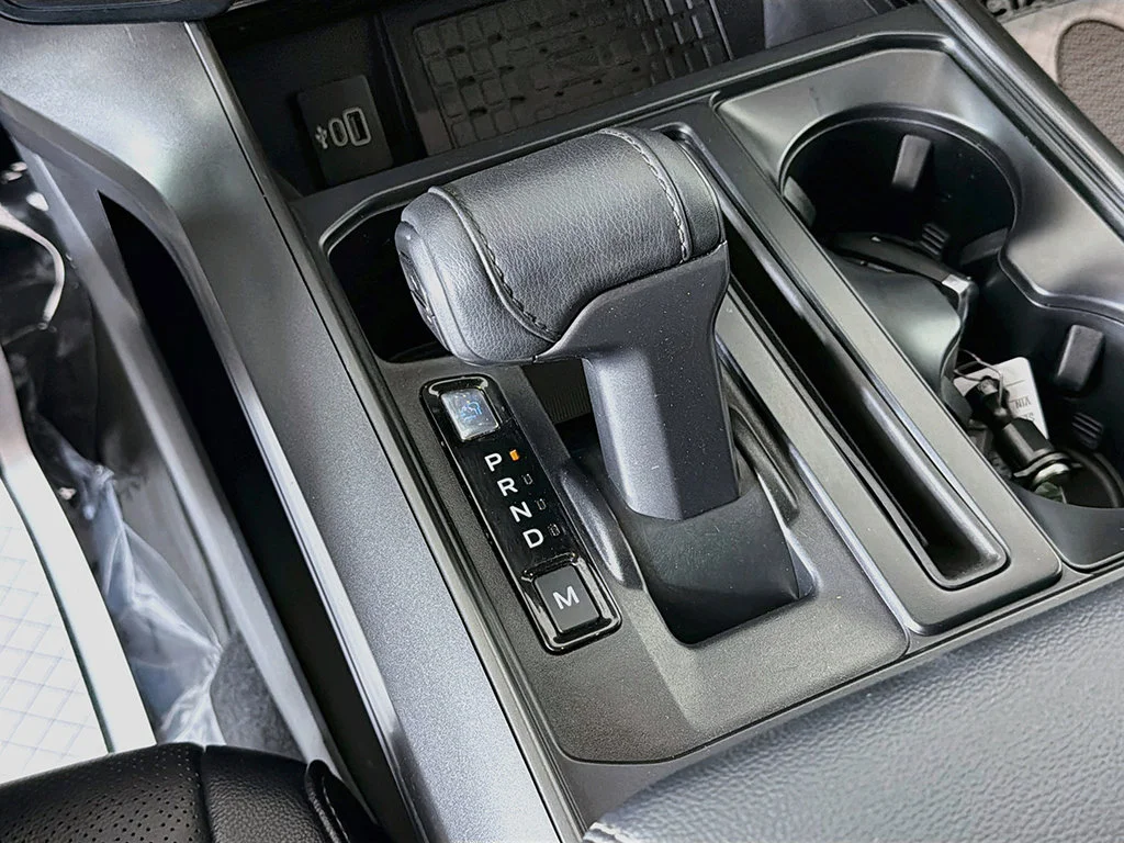 Used 2025 Space White Metallic Ford Lariat image 41