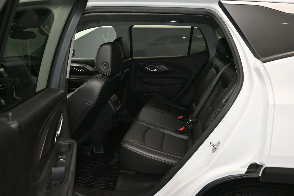 Certified Used 2024 Summit White GMC SLT image 15