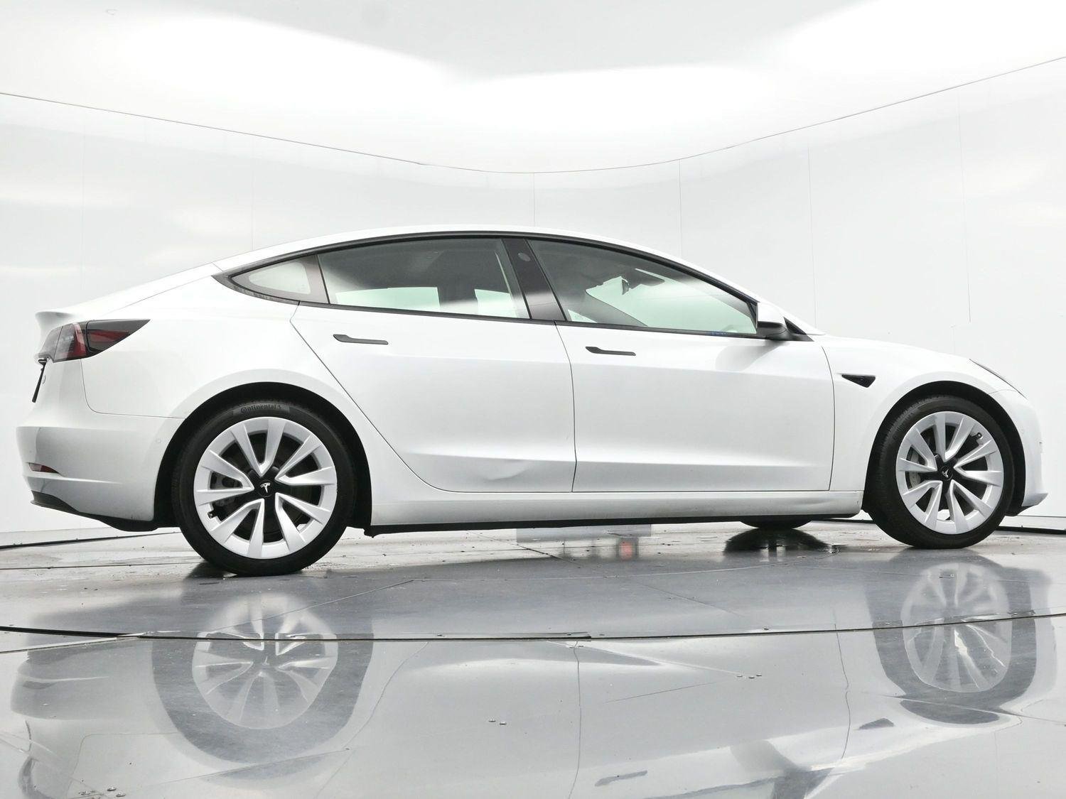 Used 2022 Pearl White Multi-Coat Tesla Base image 41