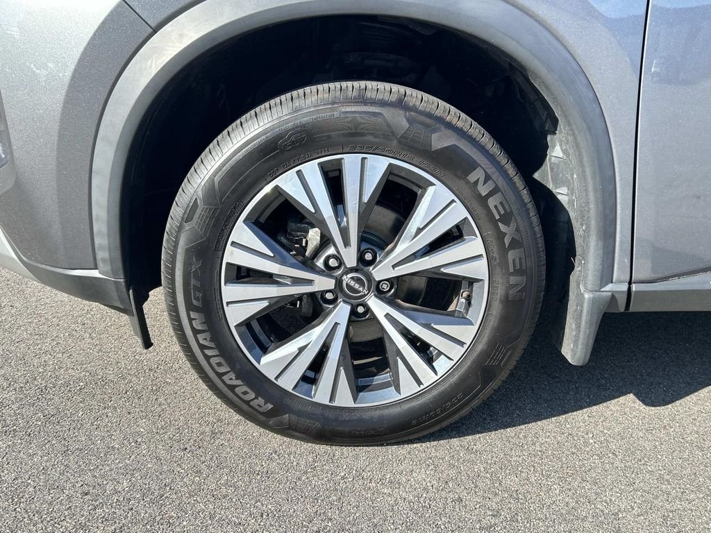 Used 2023 Gray Nissan SV image 9
