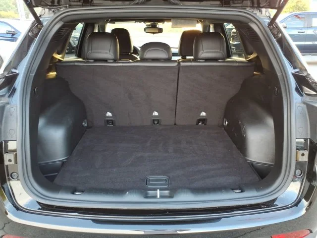 Used 2024 Black Jeep Latitude image 11