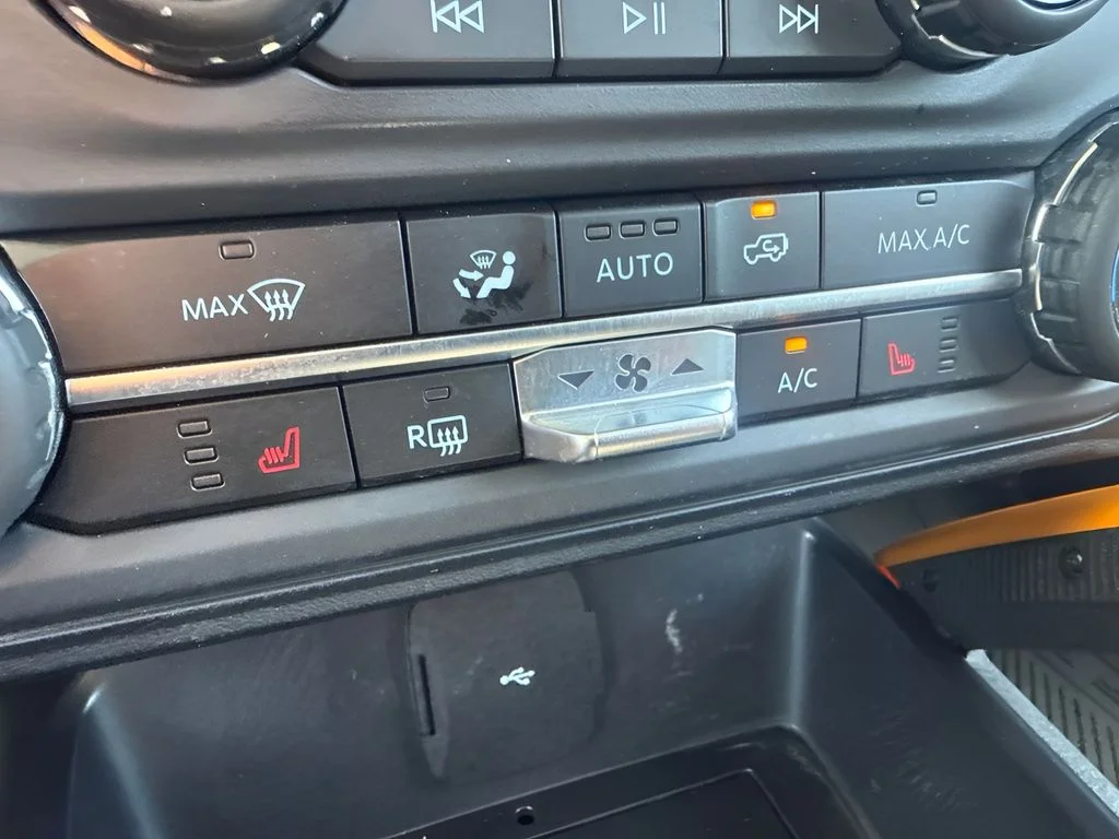 Used 2024 Gray Ford Badlands image 12