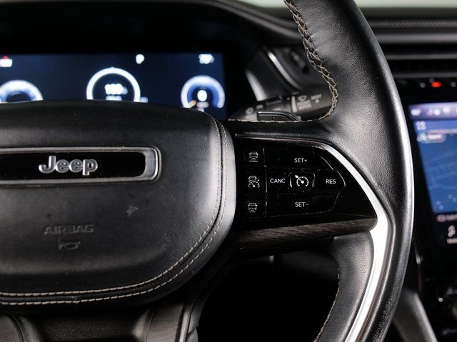 Used 2022 Diamond Black Jeep Overland image 18