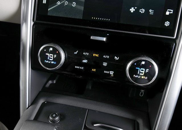 New 2026 Eiger Grey Land Rover Dynamic SE image 14