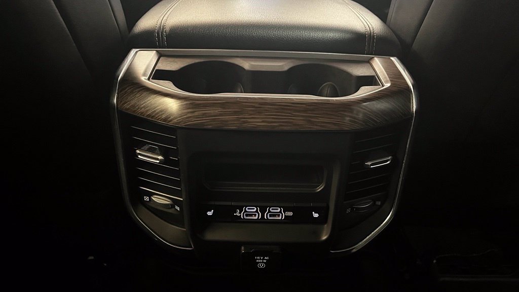 Used 2019 Diamond Black Ram Laramie image 17