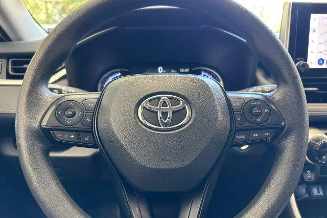 Certified Used 2025 SILVER SKY METALLIC Toyota  image 27