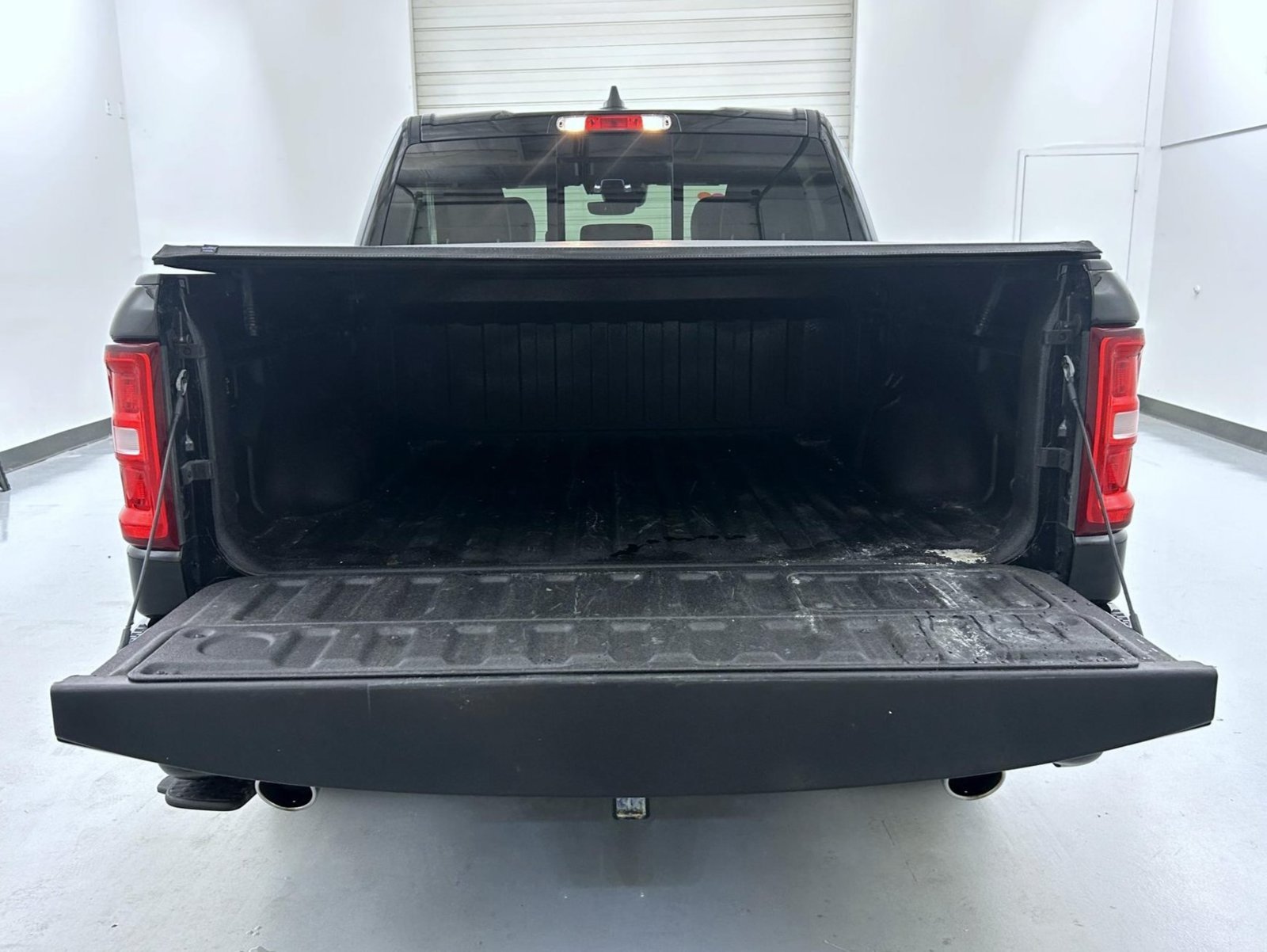 Used 2025 Black Ram Laramie image 22