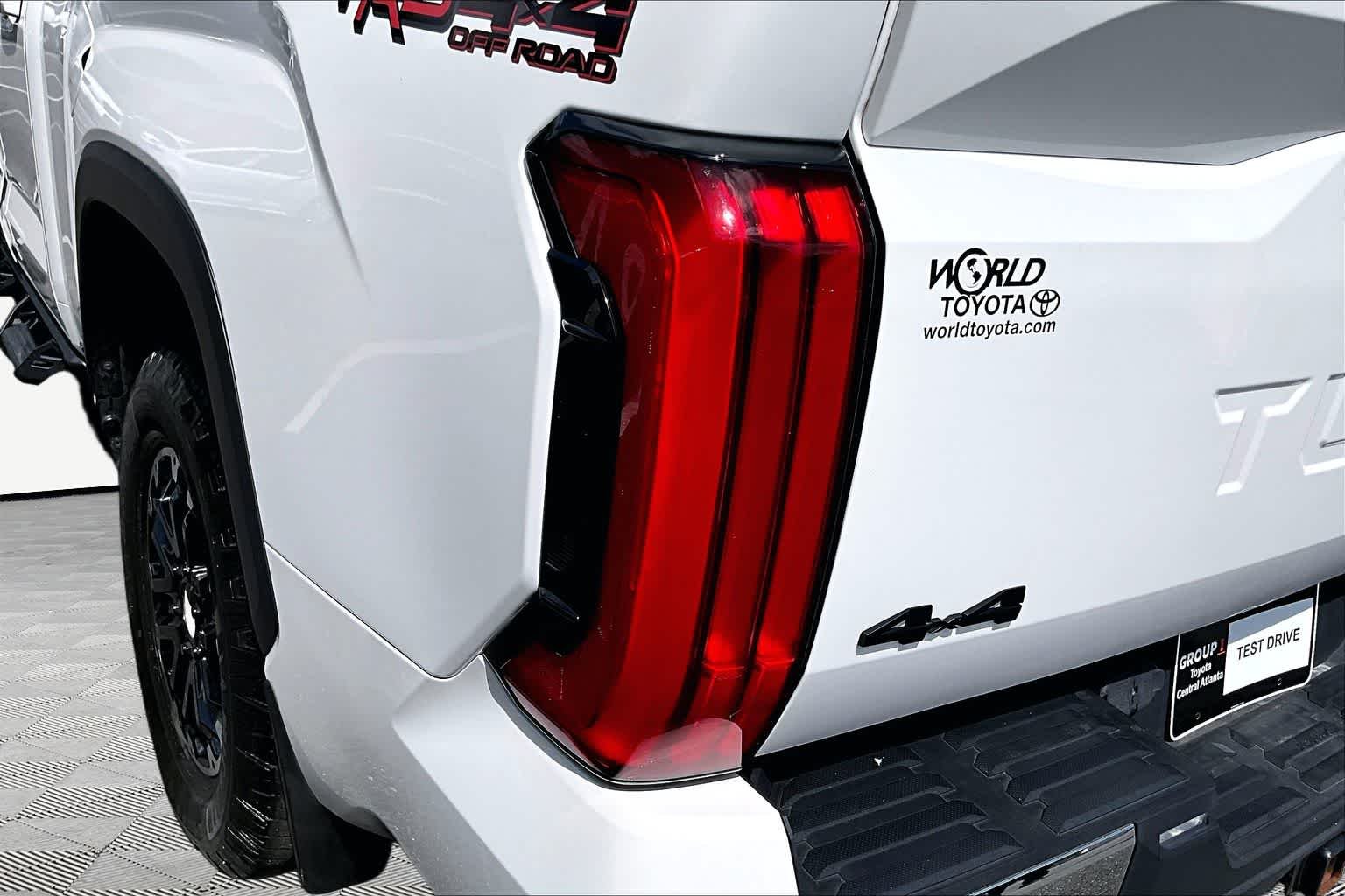 Used 2023 Ice Cap Toyota SR5 image 28