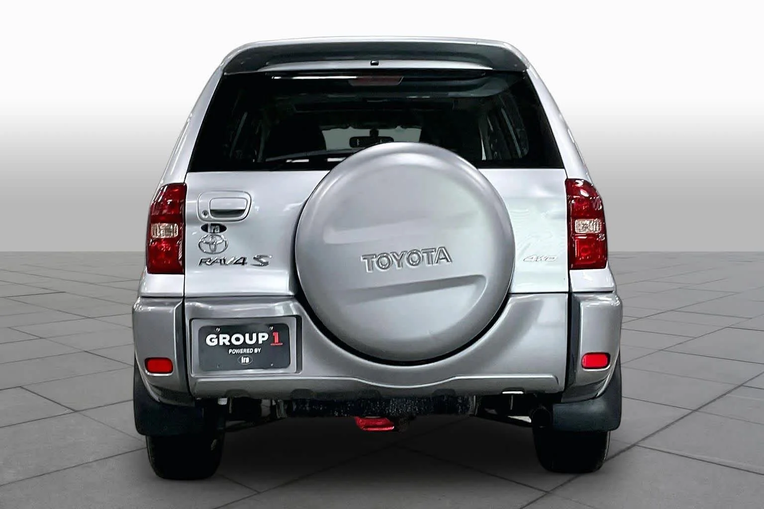Used 2005 Titanium Metallic Toyota  image 4