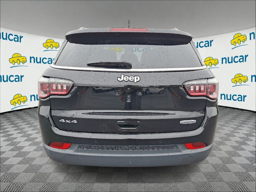 Used 2019 Black Jeep Latitude image 6