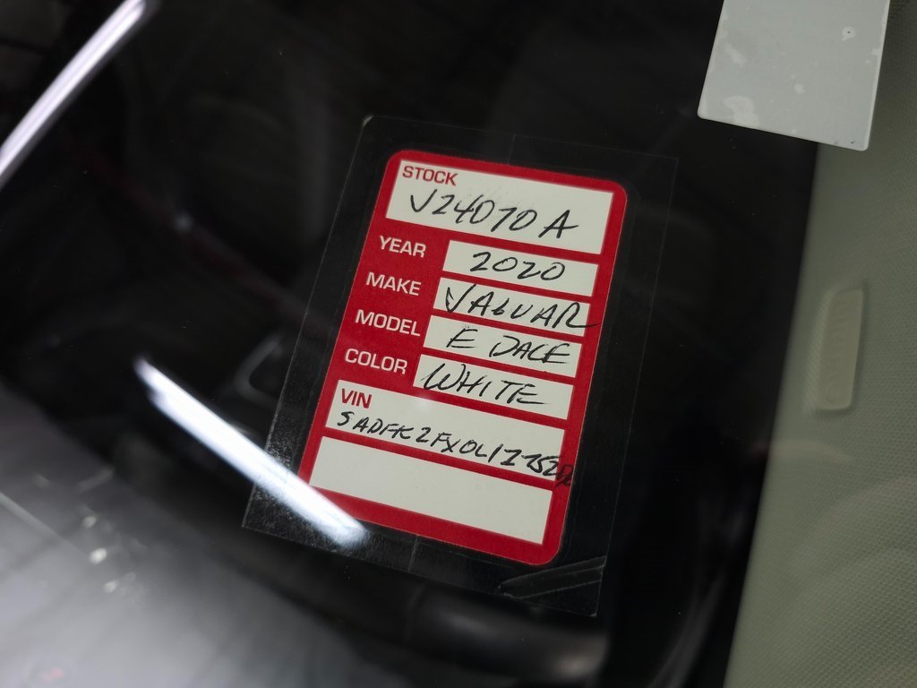 2020 JAGUAR E-PACE - Image 34