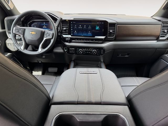 2025 Chevrolet Silverado 3500HD High Country - Photo 10