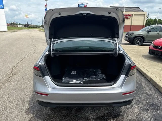 New 2026 Solar Silver Metallic Honda SE image 6