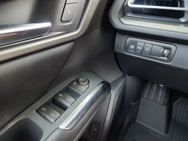 2027 Chevrolet Traverse LT - Photo 23