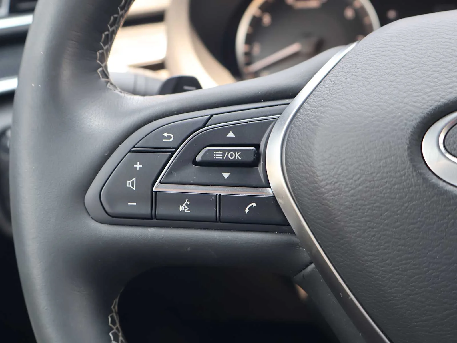 Certified Used 2025 Slate Gray INFINITI SPORT image 25