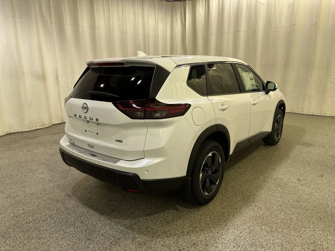 2026 Nissan Rogue SV - Photo 8