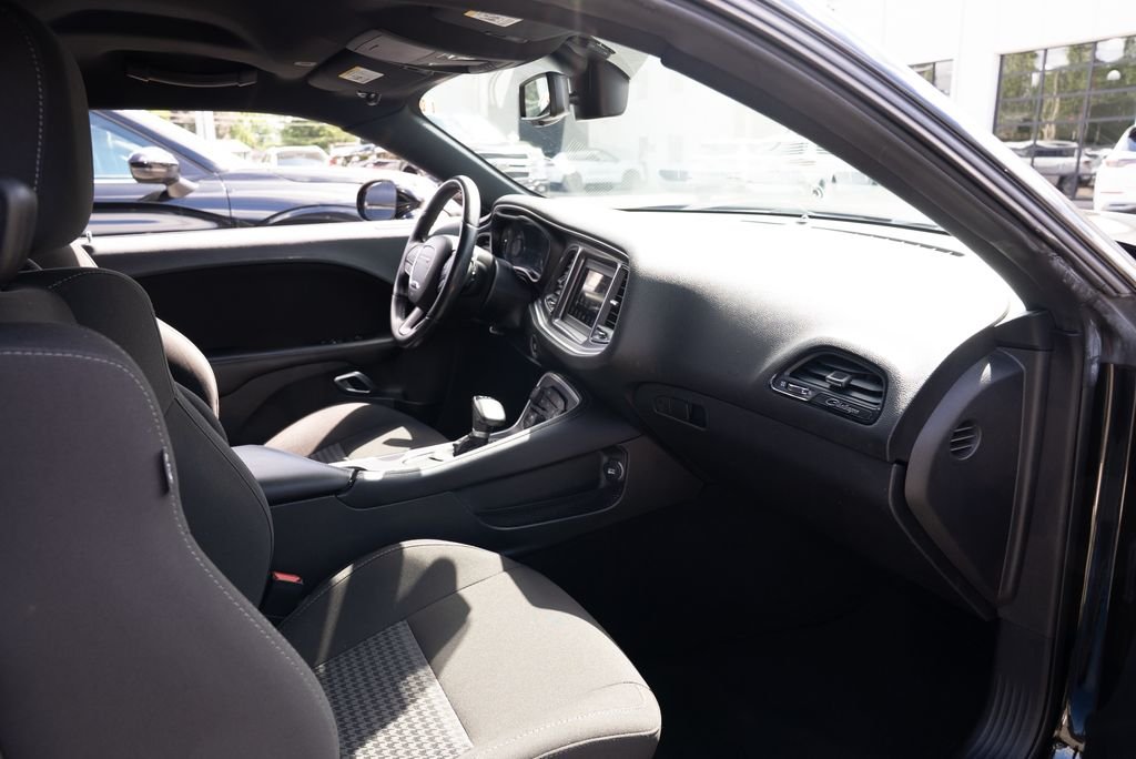 Used 2020 Pitch Black Clearcoat Dodge R/T image 19
