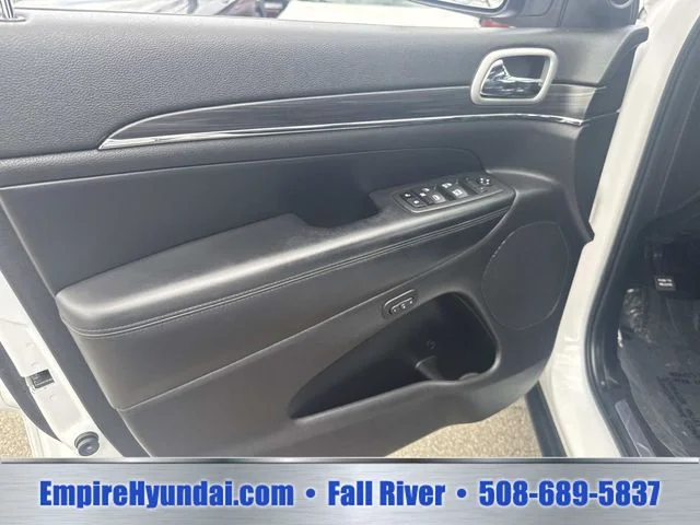 Used 2022 White Jeep Limited image 19