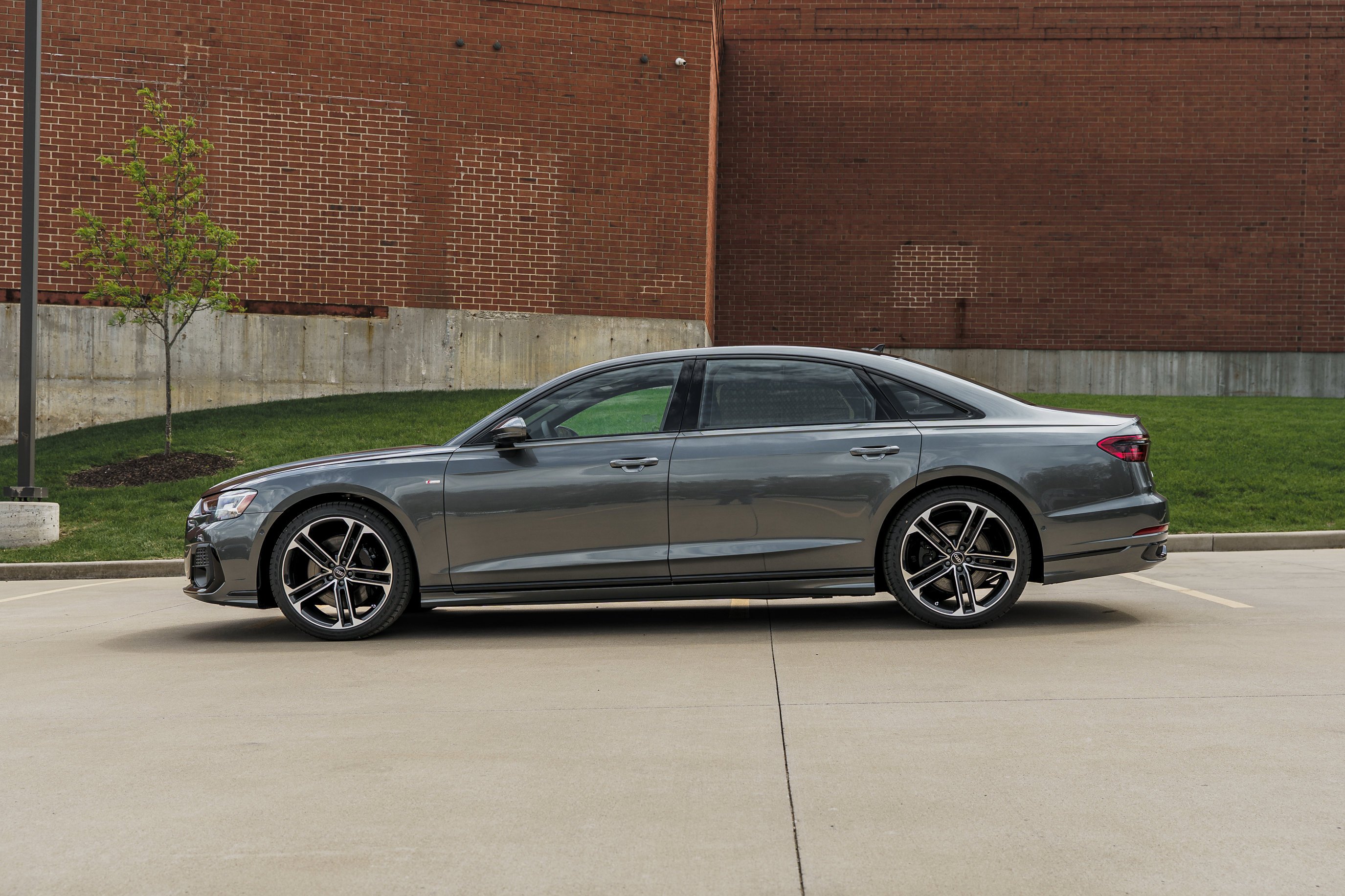 New 2026 Daytona Gray Pearl Effect Audi  image 6