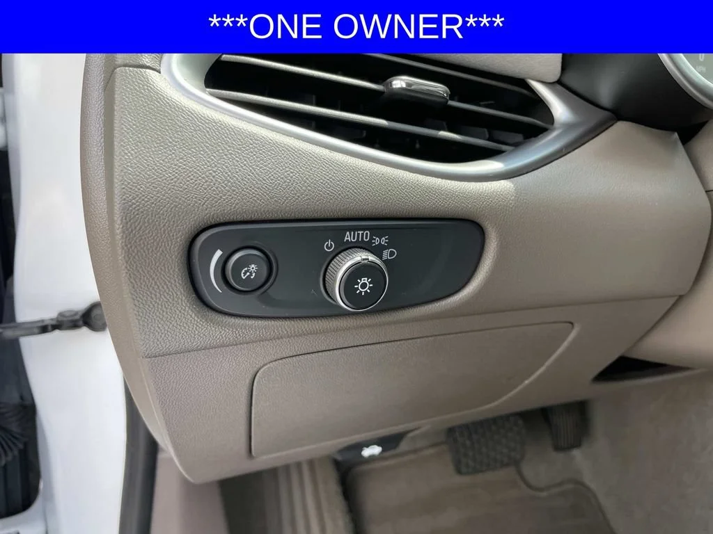 Used 2025 Summit White Chevrolet 1LT image 20