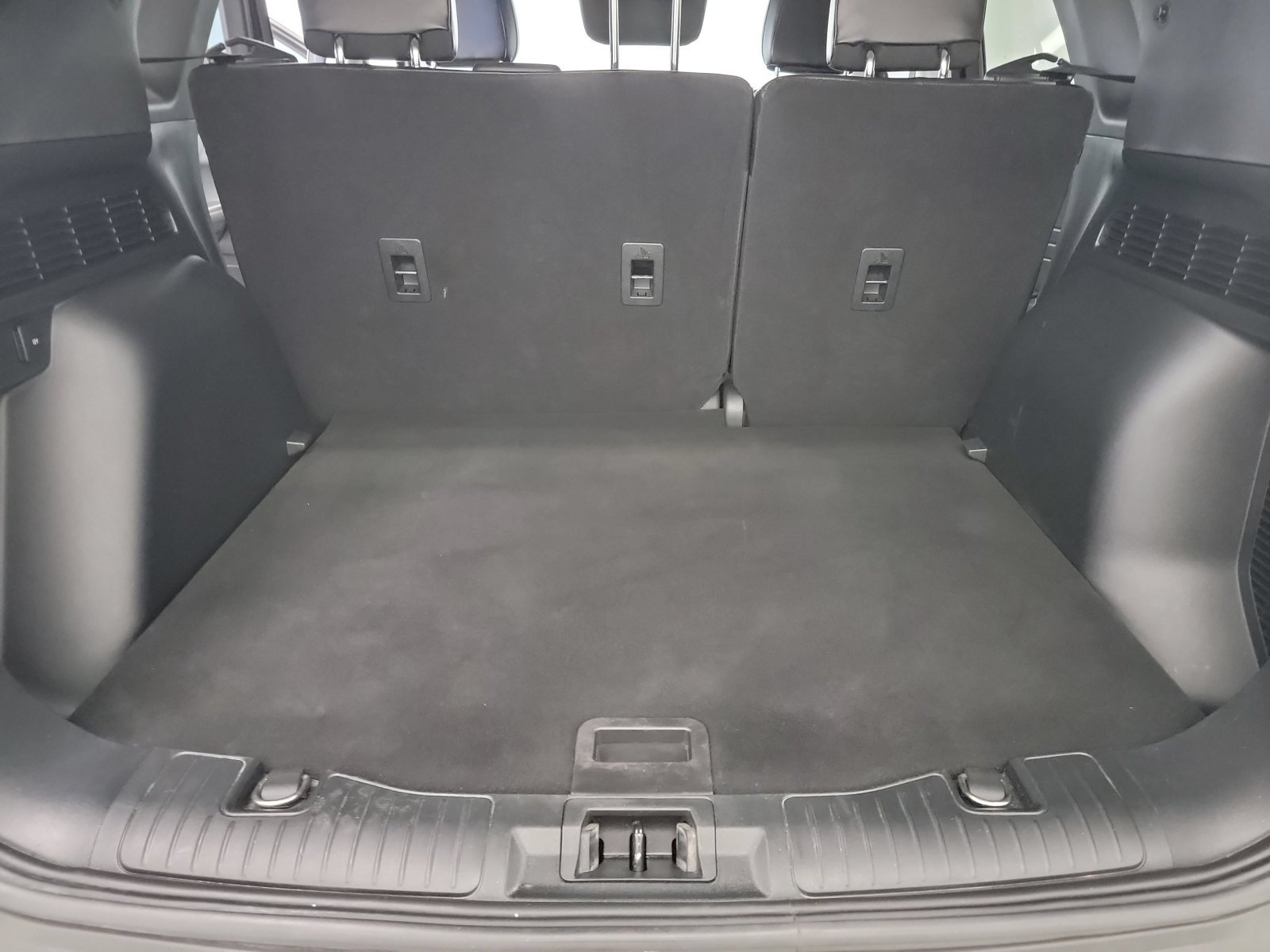 Used 2022 Blue Metallic Ford SEL image 24