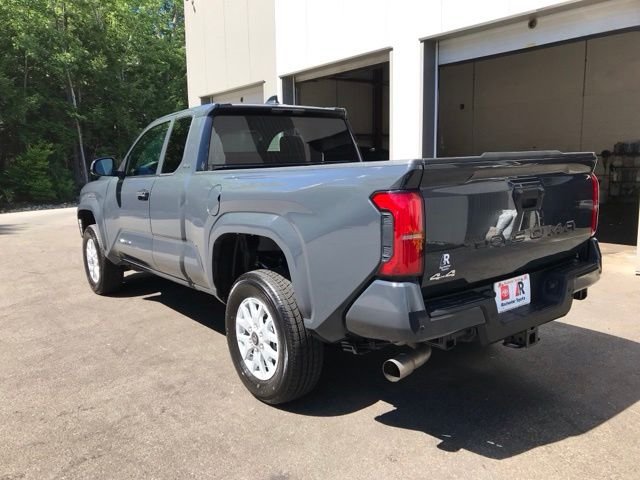 Used 2025  Toyota SR5 image 6