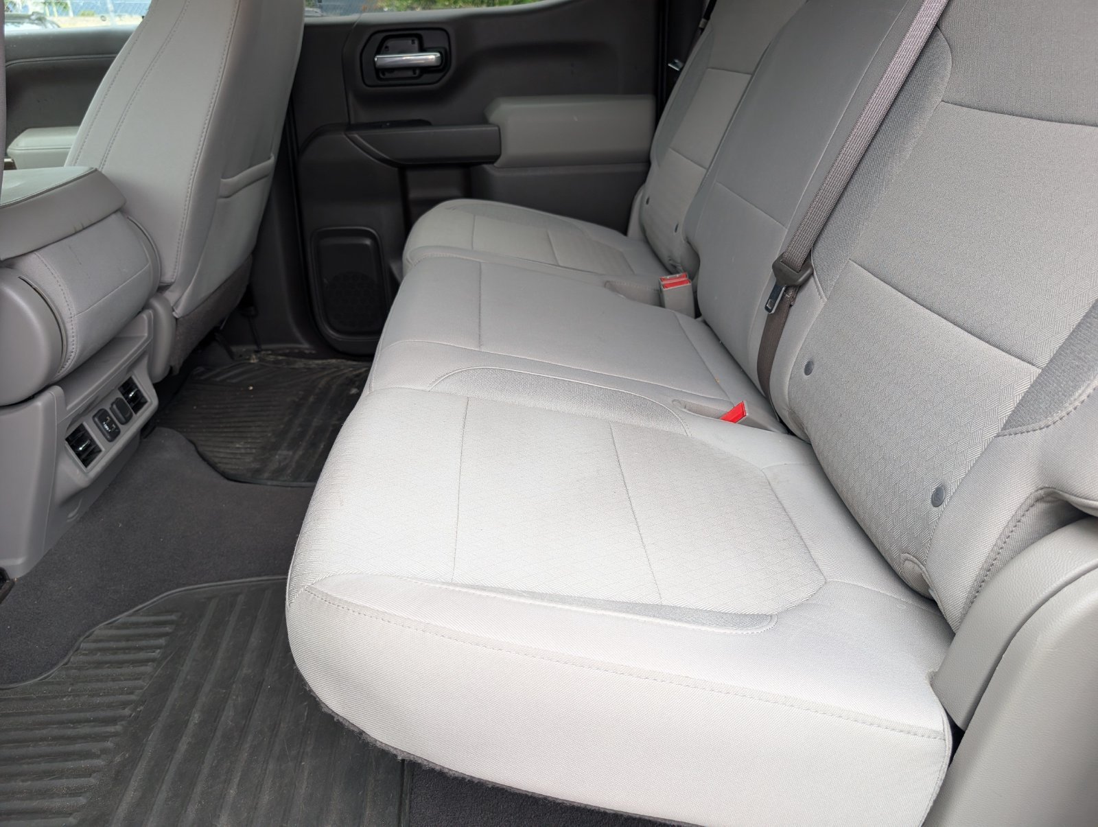 Used 2021 SILVER ICE METALLIC Chevrolet LT image 7