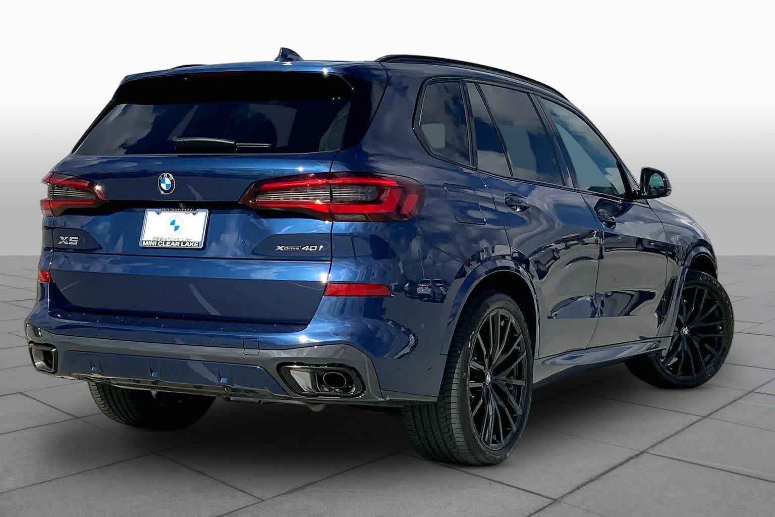 Used 2023 Phytonic Blue Metallic BMW xDrive40i image 12