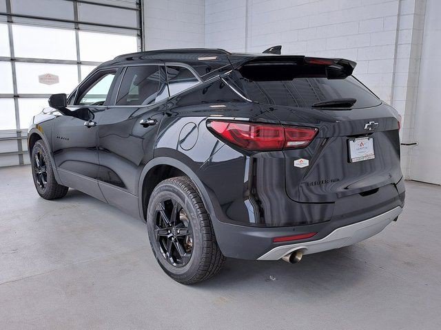 Used 2025 Black Chevrolet 2LT image 8