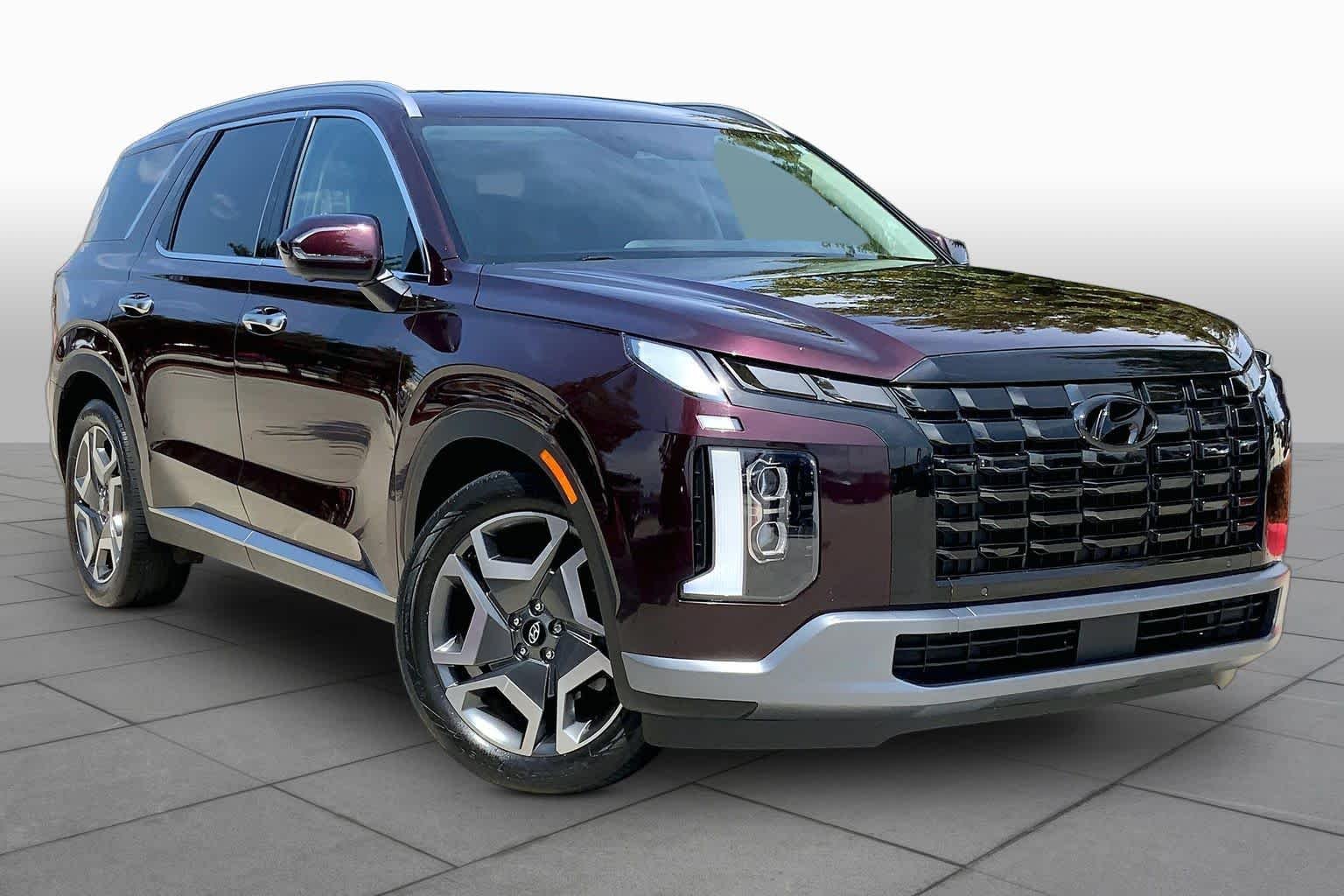 Certified Used 2023 Sierra Burgundy Hyundai Limited image 3