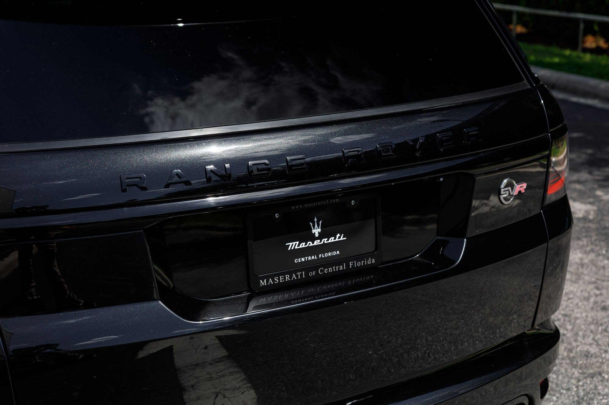 Used 2022 Black Land Rover SVR image 44