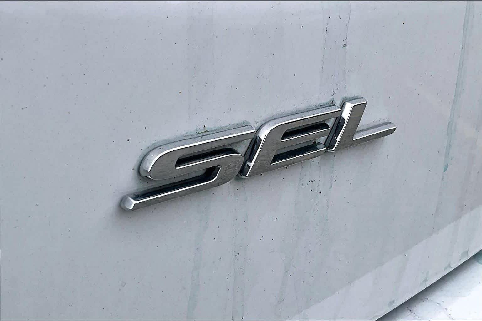 Certified Used 2024 Oxford White Clearcoat Ford SEL image 10