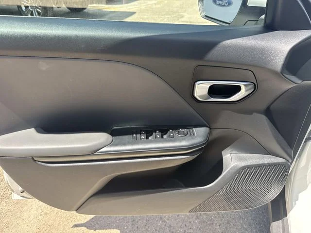 Certified Used 2025 Snow White Pearl Kia LXS image 32