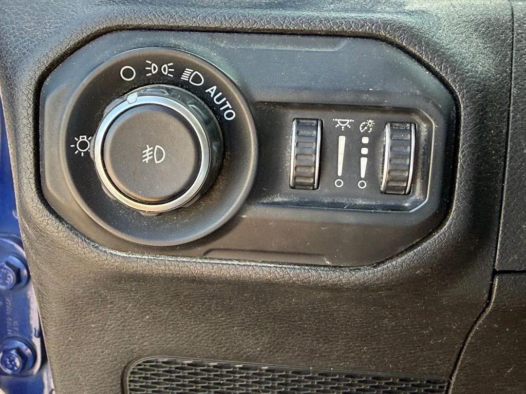 Used 2019 Blue Jeep Unlimited Sport S image 20