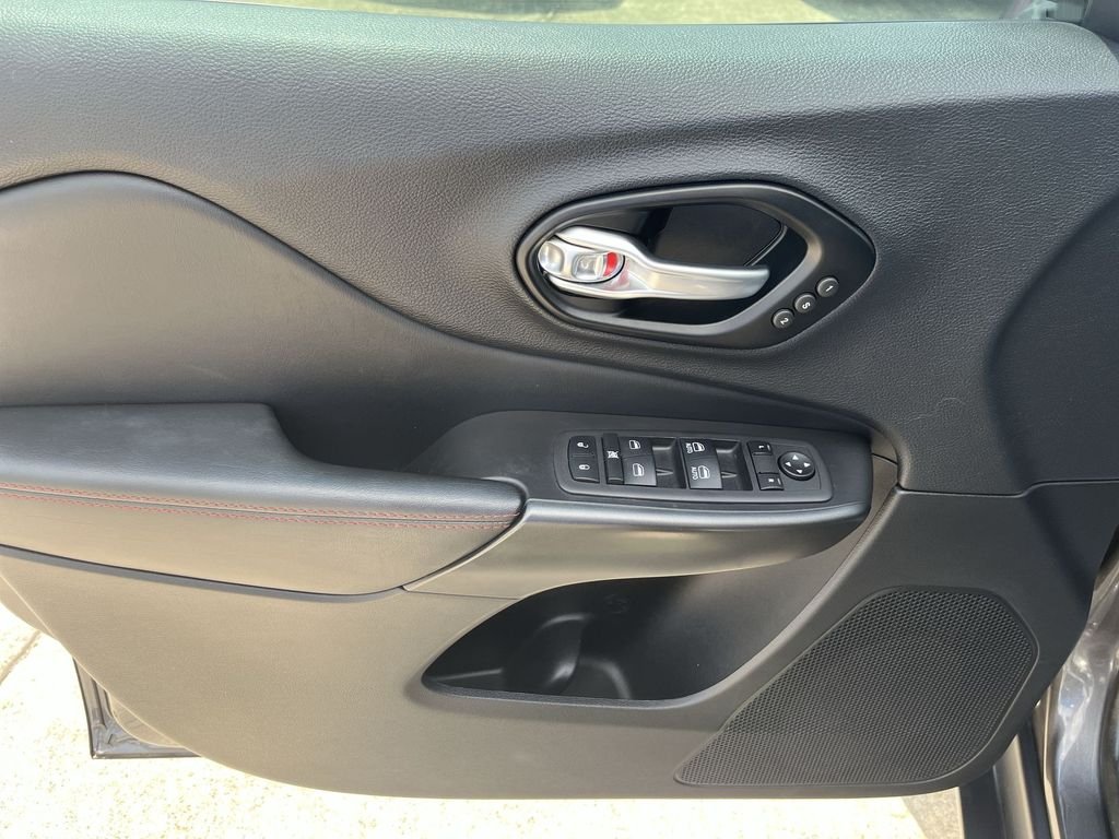 Used 2023 Gray Jeep Trailhawk image 13