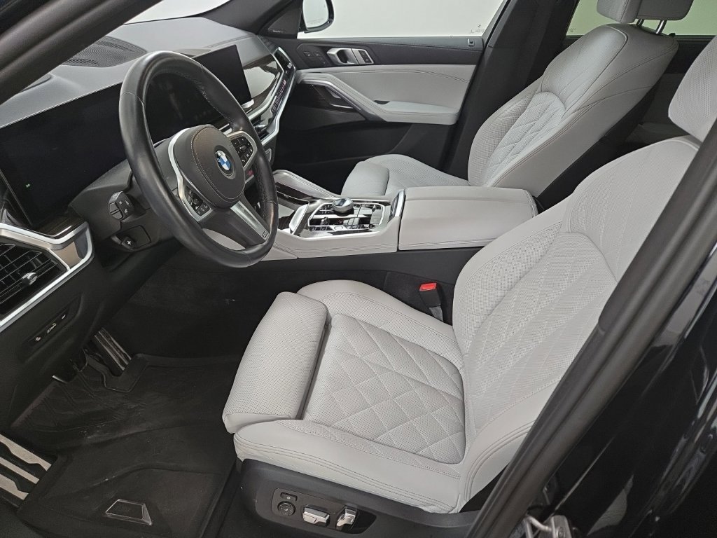 Used 2024 Carbon Black Metallic BMW xDrive40i image 18